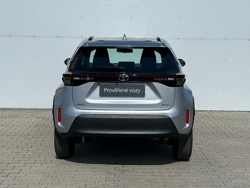 Toyota Yaris Cross 1.5 HSD e-CVT Comfort - fotka 9 z 26