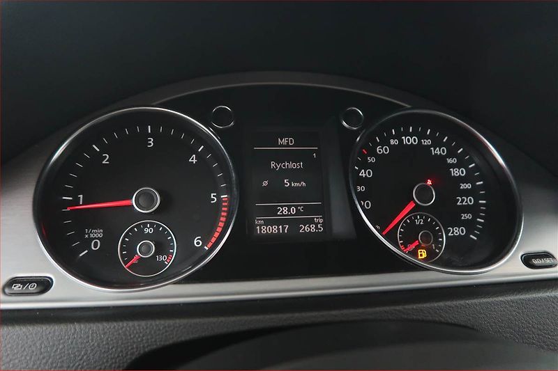 Volkswagen CC (2014) 2.0 TDI, Kůže, Bi-Xenony - fotka 11 z 16