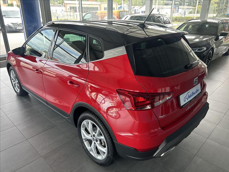 Seat Arona 1,0   TSI 85kW,FR,SERVISKA,1.M - fotka 4 z 26