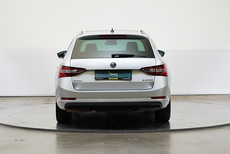 Škoda Superb - fotka 6 z 27