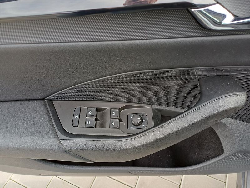 Škoda Octavia 1,5   TSI 110kW Ambition - fotka 13 z 28