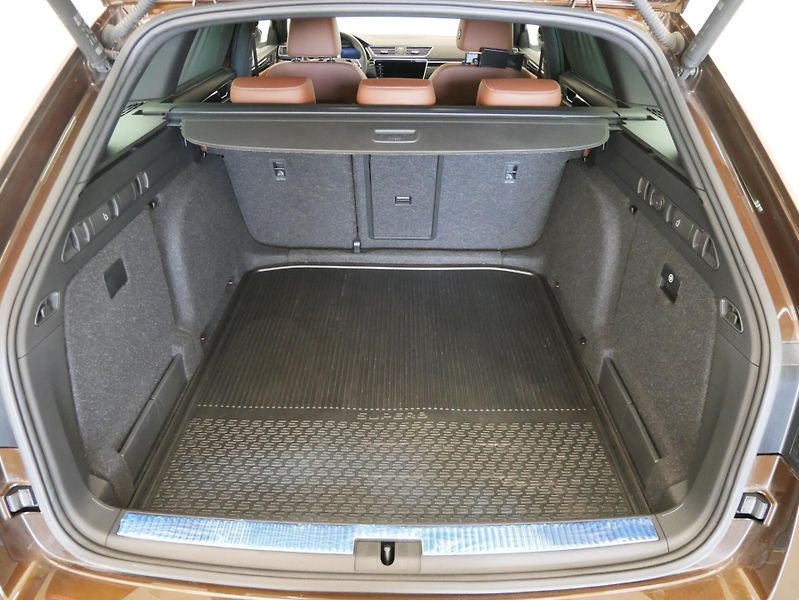 Škoda Superb - fotka 29 z 30