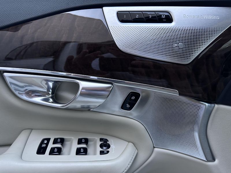 Volvo XC90 D5 AWD Inscription Polestar - fotka 26 z 29