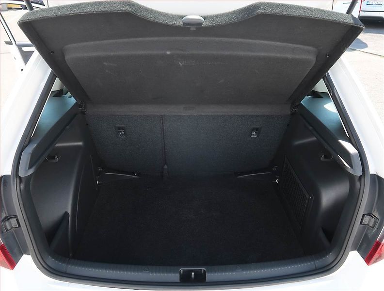 Škoda Rapid (2019) Spaceback 1.0 TSI, ČR,1.maj - fotka 13 z 17