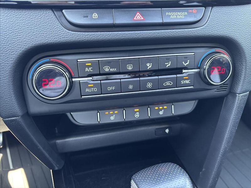 Kia Ceed 1,5 AT GT Line ZÁRUKA TÁŽNÉ - fotka 28 z 47