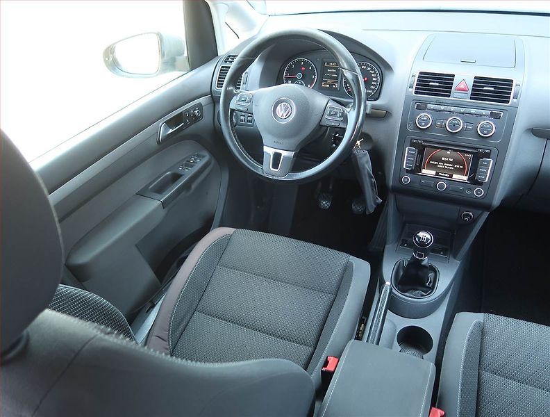 Volkswagen Touran (2013) 2.0 TDI, Navi, Tempomat - fotka 7 z 19