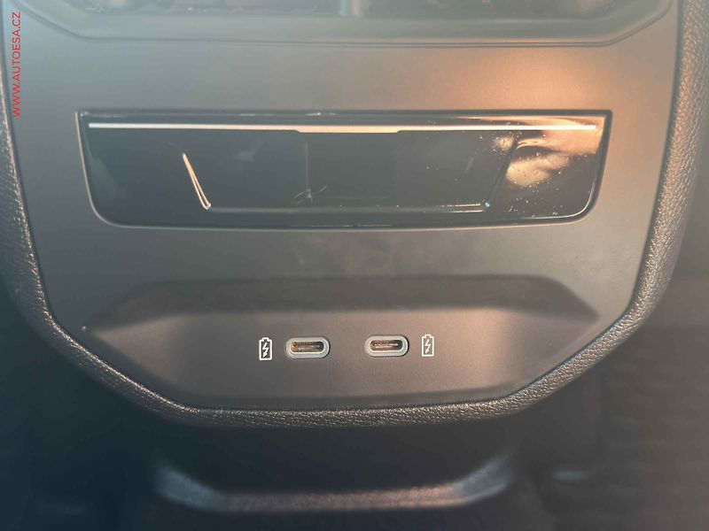 Seat Leon (2022) 1.5TSi, ČR, FR, LED - fotka 12 z 22