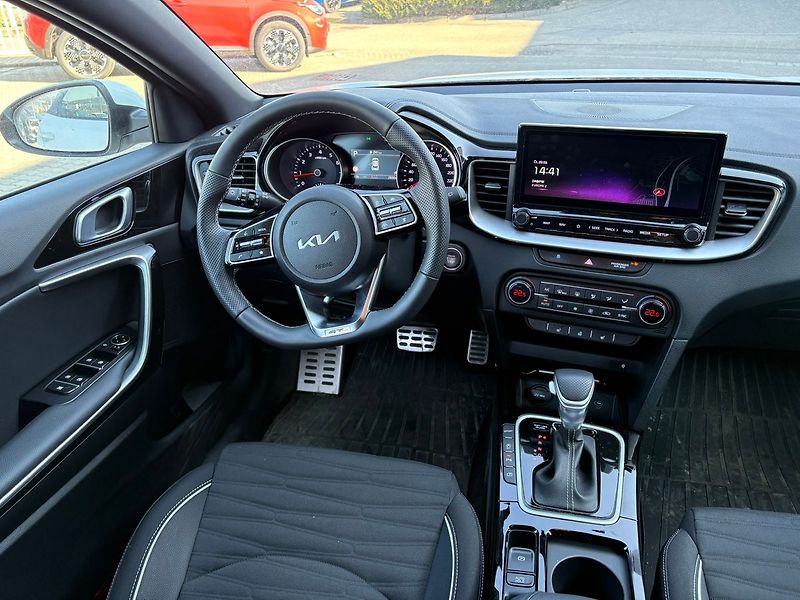 Kia Ceed (2025) 1,6 T-GDi GPF 7DCT GT-LINE 132 - fotka 4 z 7