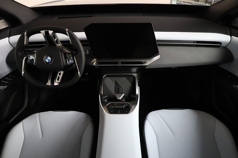 BMW iX3 50 xDrive - fotka 5 z 18