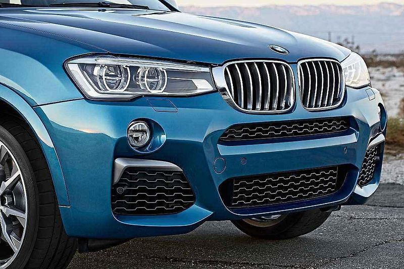 BMW X4 M40i.