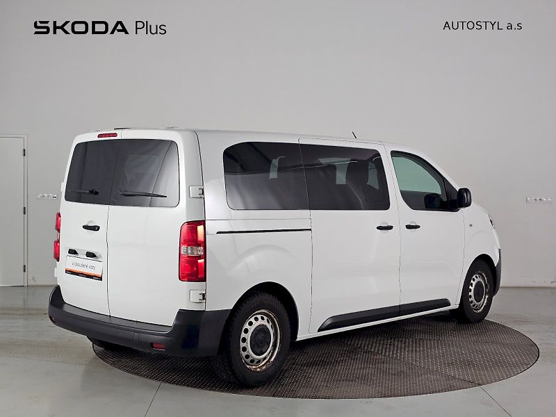 Toyota ProAce Verso (2020) 2.0L 150k Combi L1 - fotka 2 z 27