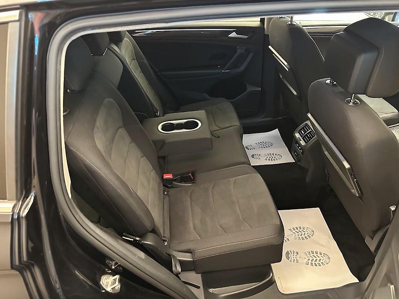 Volkswagen Tiguan (2020) 2.0 TDI DSG keyless - fotka 13 z 25