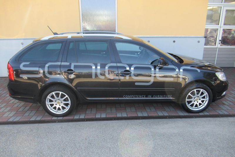 Škoda Octavia 1.6 TDI AUT. KLIMA NAVI TAŽNÉ - fotka 3 z 30