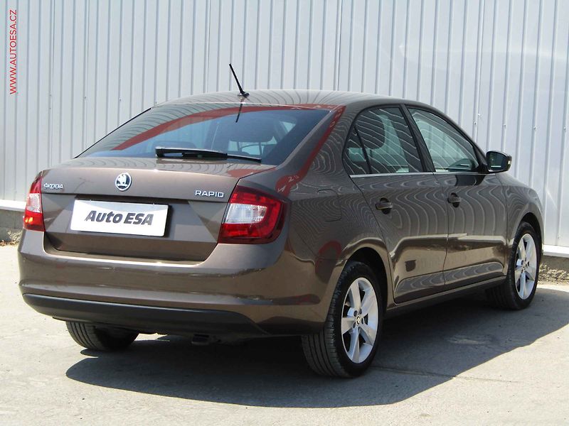 Škoda Rapid (2019) 1.0 TSi, 2.maj,ČR, Style - fotka 4 z 21