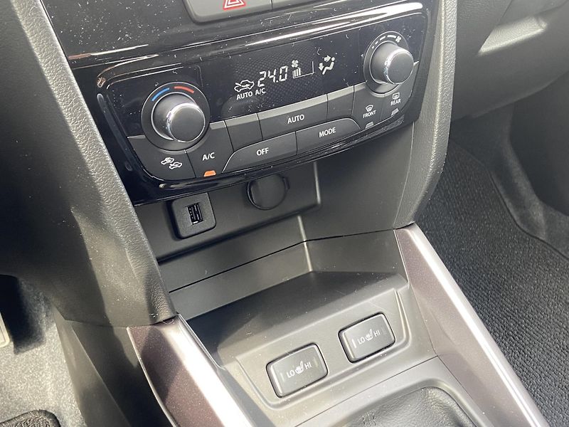 Suzuki Vitara 1.4 BoosterJet 81kW Premium - fotka 19 z 20