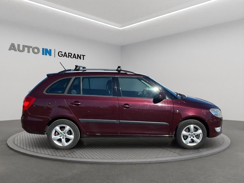 Škoda Fabia (2012) Elegance 1.2 TSi 77kW, ČR, ser - fotka 4 z 19