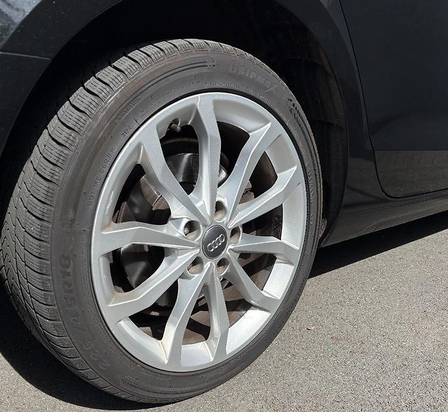 Audi A4 (2019) 2,0 TDI Mild Hybrid S tronic - fotka 24 z 25