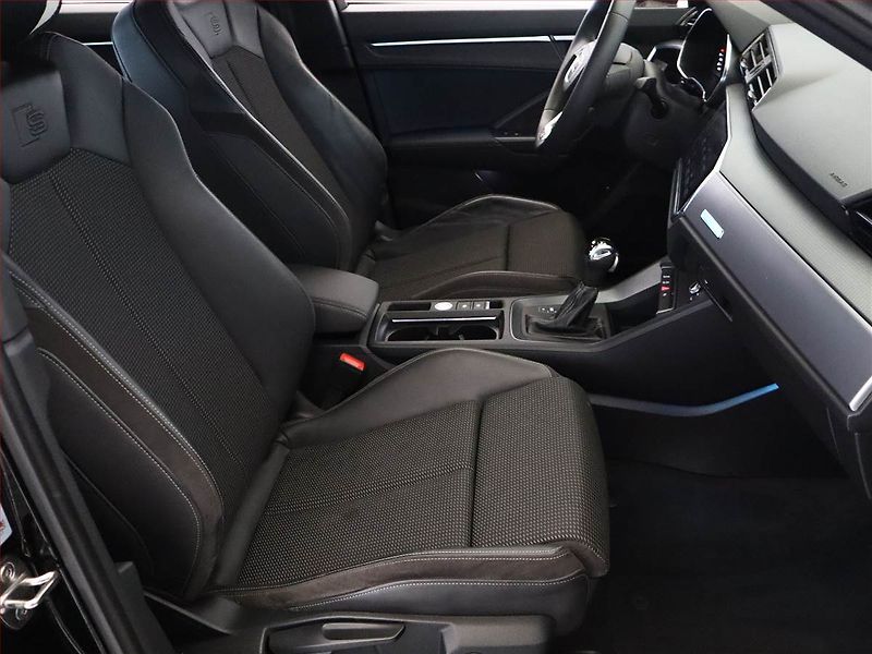 Audi Q3 (2019) S line 35 TFSI - fotka 7 z 21