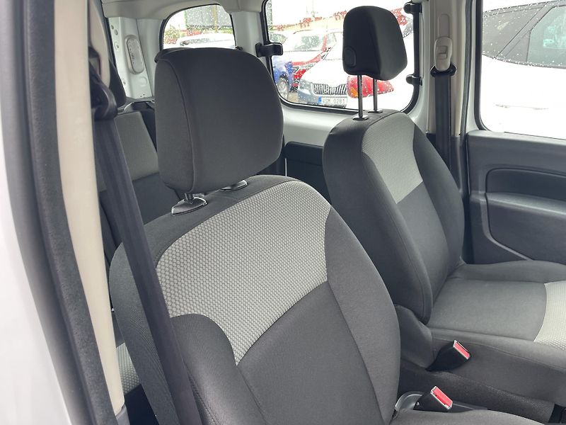 Renault Kangoo 1.2TCe 85kW 5-míst TOP-DPH-ČR! - fotka 11 z 27