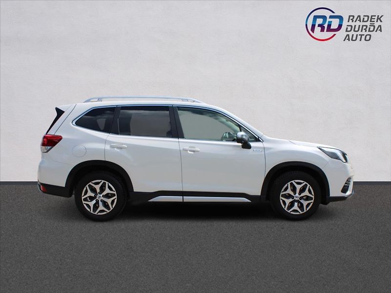 Subaru Forester 2,0 i  1.MAJ,4X4,A/T,ZÁRUKA - fotka 4 z 42