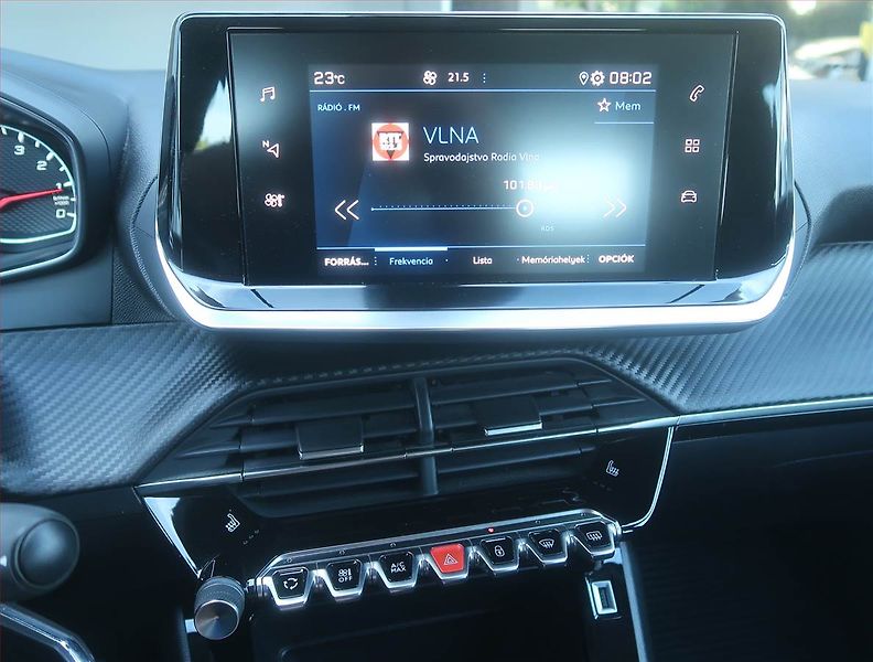 Peugeot 2008 (2022) Active 1.2 PureTech - fotka 12 z 15