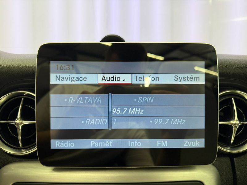 Mercedes-Benz SLK 7G-TRONIC KOMPRESOR, TEMPOMAT, - fotka 15 z 23