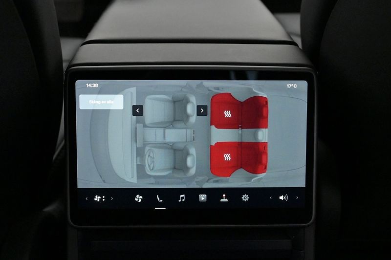 Tesla Model 3 Long Range AWD Highland - fotka 20 z 23
