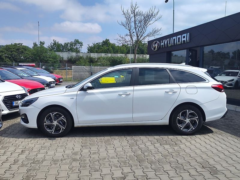 Hyundai i30 1.5 T-GDI/117kW Family Smart - fotka 8 z 29