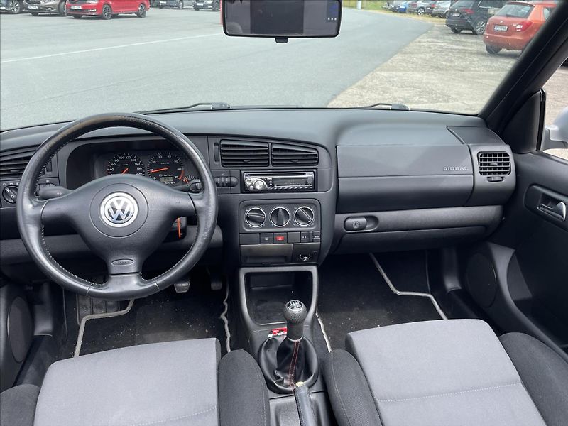 Volkswagen Golf 2,0i 85kW*Pěkný stav* - fotka 17 z 44