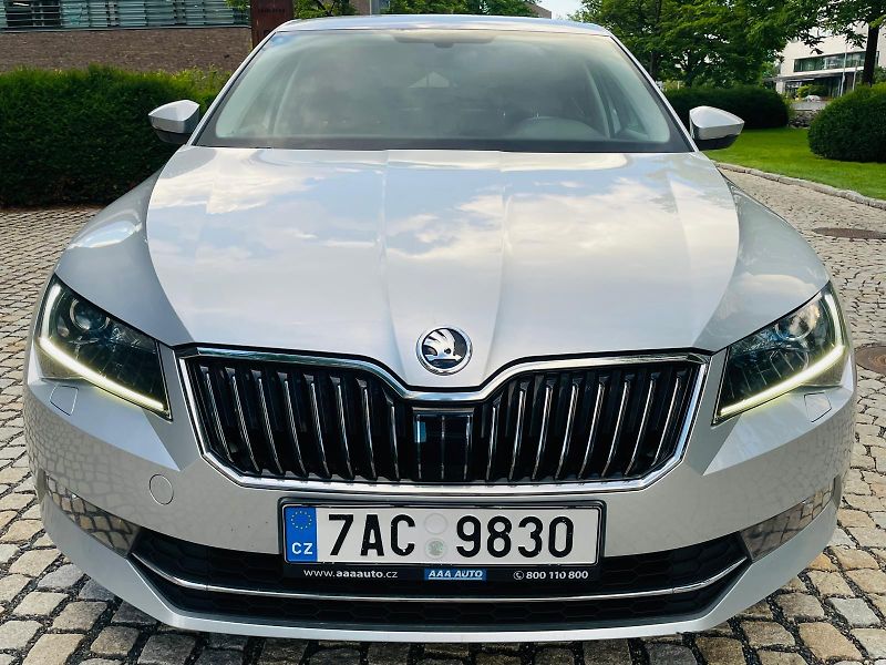 Škoda Superb 2.0TDI AUTOMAT SENZORY LED - fotka 6 z 49