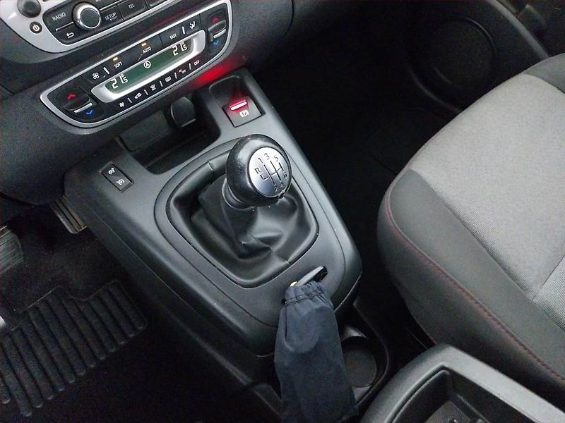 Renault Scénic (2013) 1.5 dCi, Tempomat - fotka 13 z 17