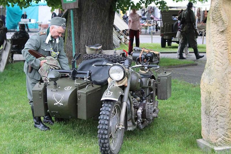 Nádherně zrenovovaný vojenský automobil Volkswagen type 82E, pro který cesta na akci do Radonic u Kadaně byla vůbec prvním dálkovým výjezdem.