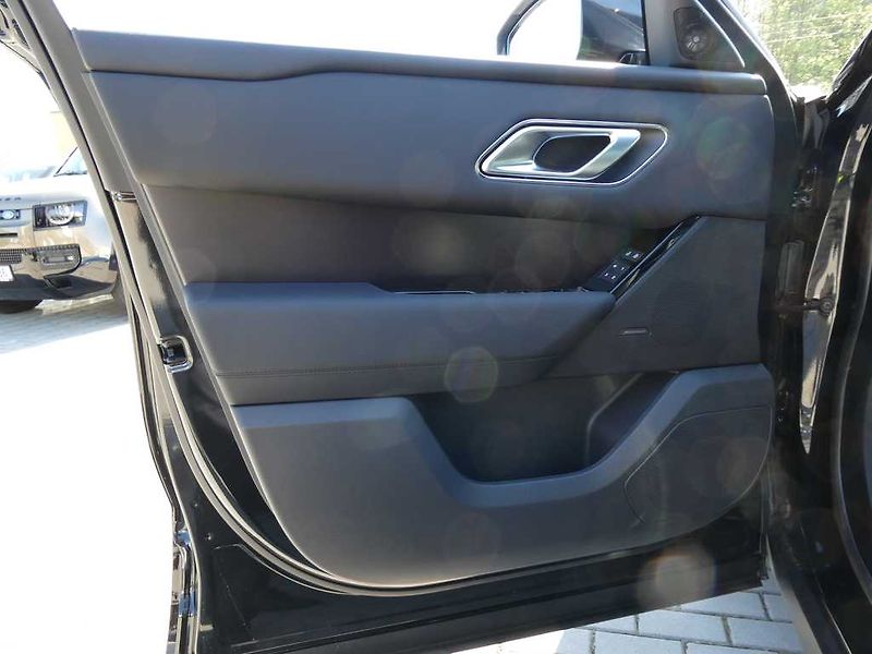 Land Rover Range Rover Velar 3,0 Dynamic SE D300 4x4 aut. - fotka 13 z 34