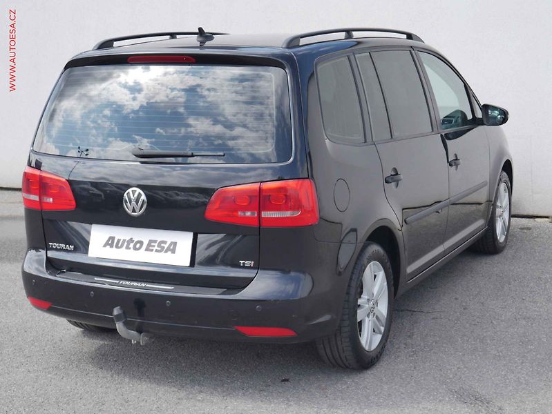 Volkswagen Touran (2011) 1.4 TSi, Trendline, DSG - fotka 4 z 13