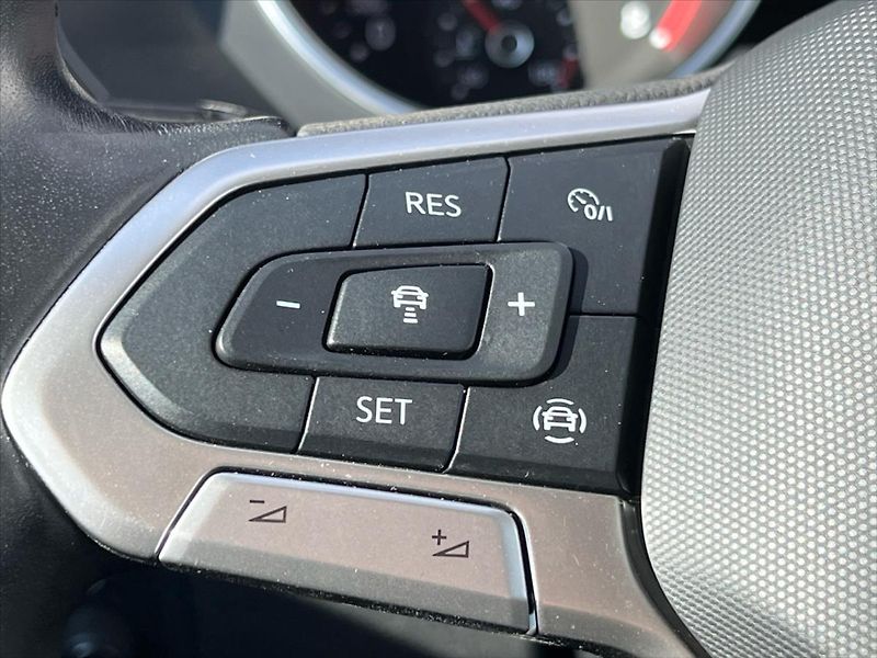 Volkswagen Tiguan 1,5 TSi 110 kW LIFE - fotka 19 z 27