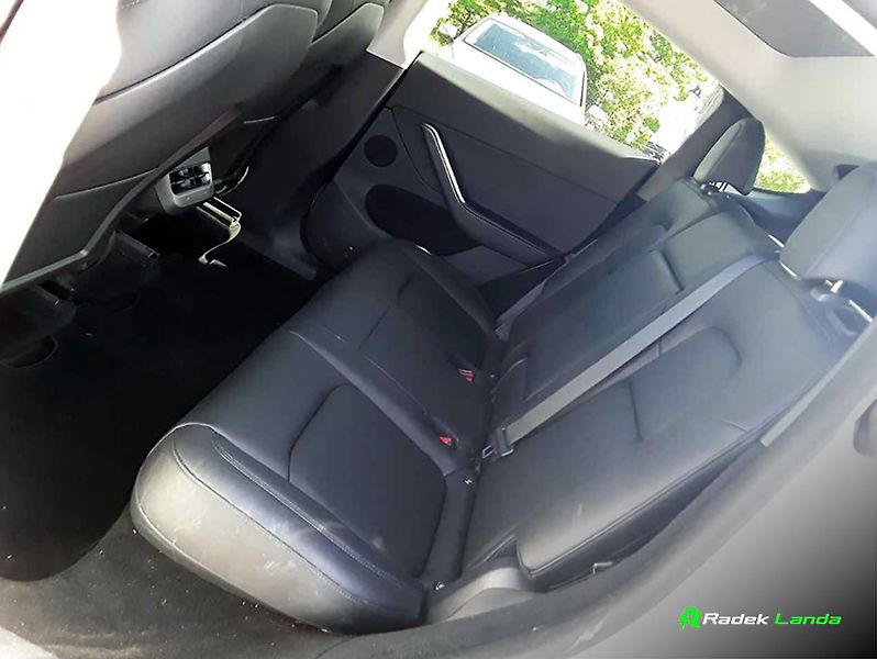 Tesla Model Y (2023) Long Range AWD Berlín - fotka 11 z 11