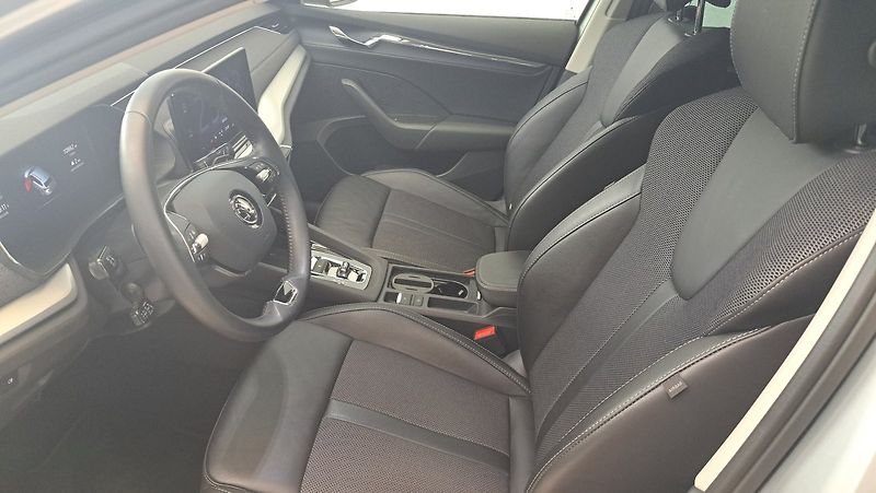 Škoda Octavia (2024) Style 2,0 TDI 110 kW DSG - fotka 11 z 24