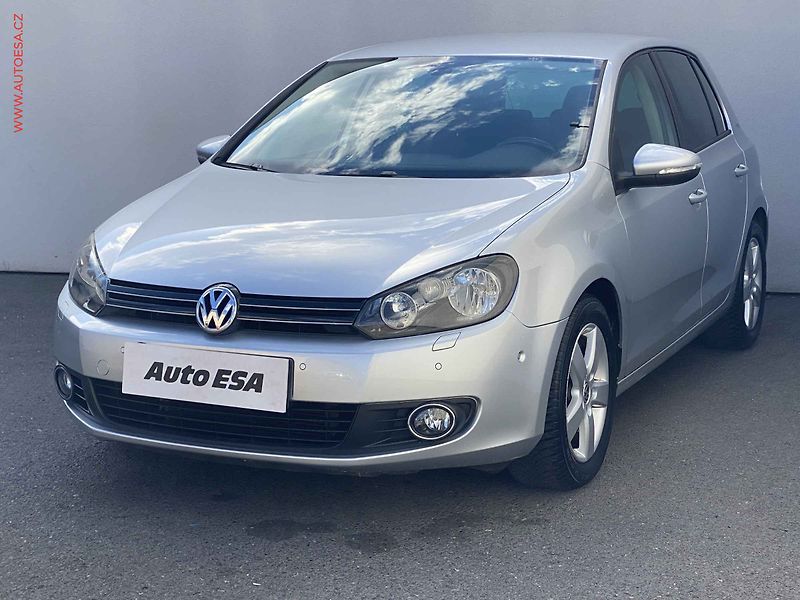 Volkswagen Golf (2011) 1.4 16V, Team, navi, kamera - fotka 3 z 20