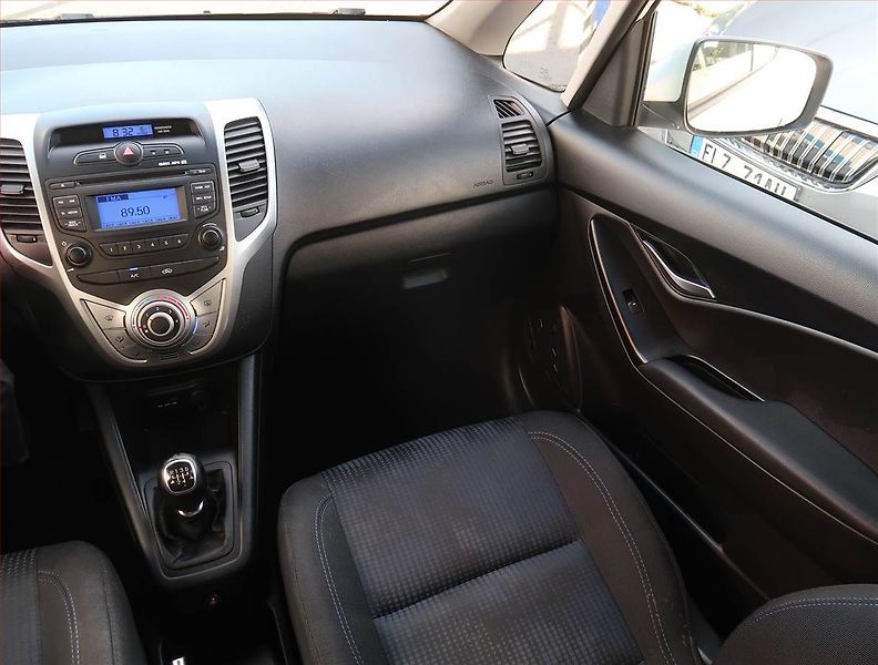 Hyundai ix20 (2014) 1.4 CVVT, LPG, ČR,1.maj - fotka 8 z 16
