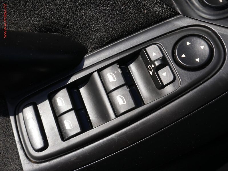 Citroën Grand C4 Picasso (2012) 1.6HDi 7míst, 2.maj,ČR, AT, - fotka 15 z 18