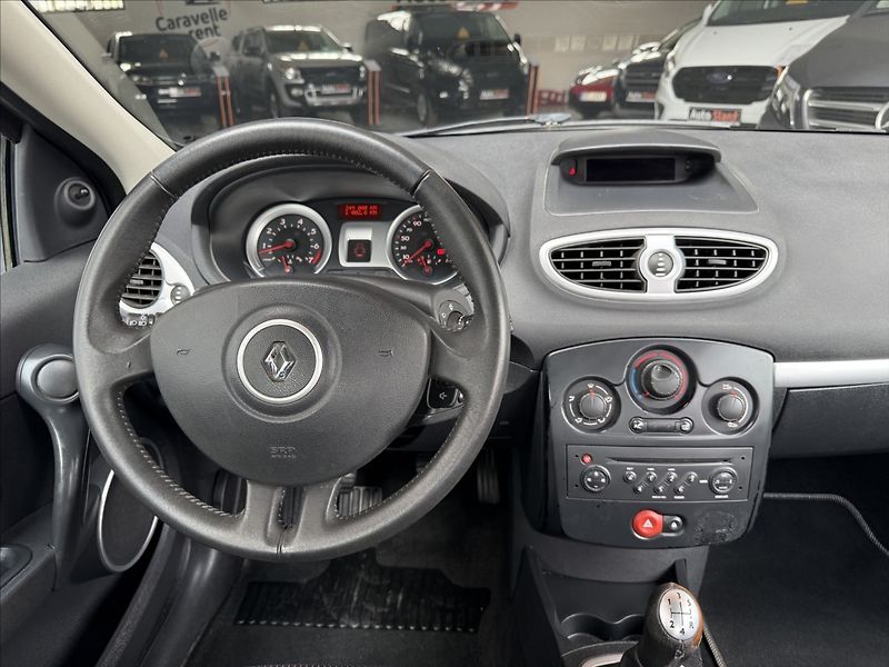 Renault Clio 1,6 16V klima,nová STK,2x kola - fotka 13 z 22