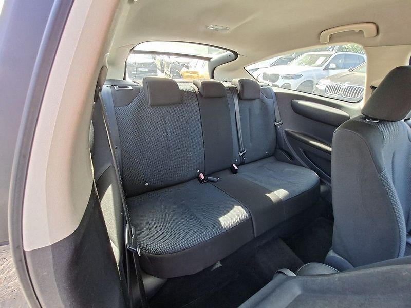 Citroën C4 1,4i 16V 90k M5 - fotka 6 z 19