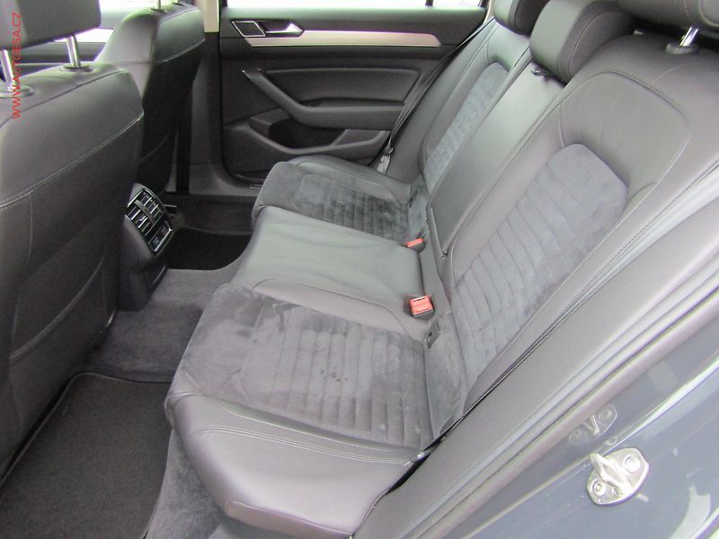 Volkswagen Passat (2018) 2.0TDi, Highline, DSG, LED - fotka 10 z 21
