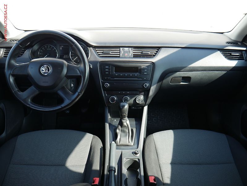 Škoda Octavia (2014) 1.6TDI, AC, temp, STK2/28 - fotka 8 z 14