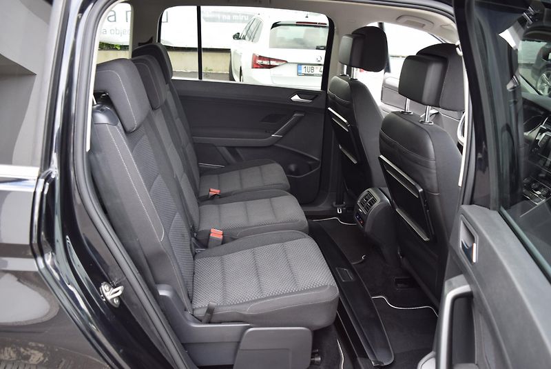 Volkswagen Touran (2017) 1.4TSI 110kw CLBMT 7MÍST TAŽNÉ - fotka 38 z 50