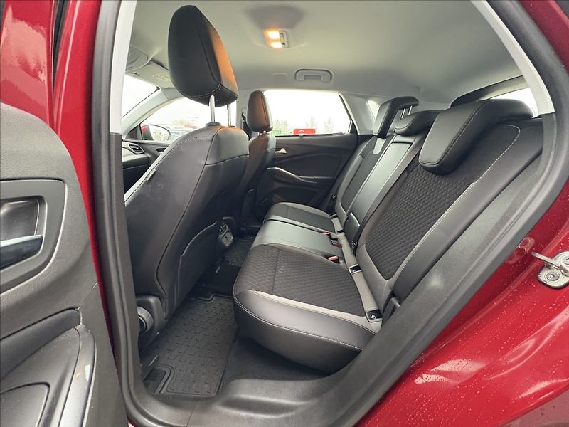 Opel Grandland X 1,2 96KW AUTOMAT CZ 1.MAJ - fotka 18 z 33