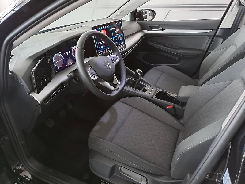 Volkswagen Golf (2025) People 1,5 TSI (85kW/116k) - fotka 6 z 25