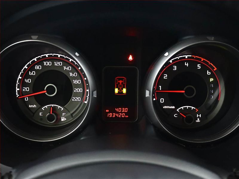 Mitsubishi Pajero (2015) 3.2 DI-D - fotka 9 z 18