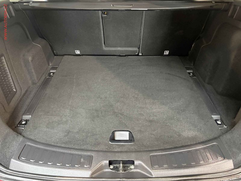 Land Rover Discovery Sport (2018) 2.0 TD4 4X4, AT, bixen, panor - fotka 7 z 18