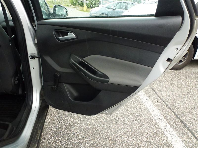 Ford Focus 1,6 16V Eco 150HP - fotka 22 z 41